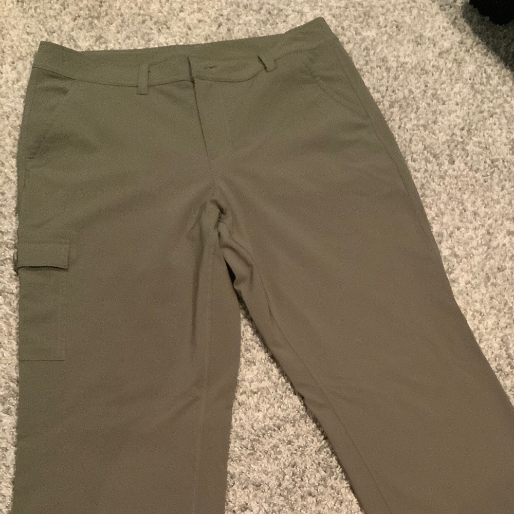 Eddie Bauer Women’s Polyester Olive Green Cargo Pants